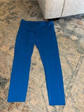 Lululemon poolside blue cropped leggings